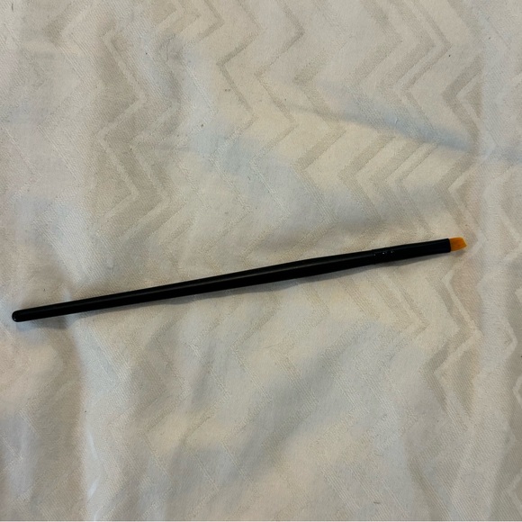 MAKEUP BRUSH. NEVER USED - Picture 7 of 7